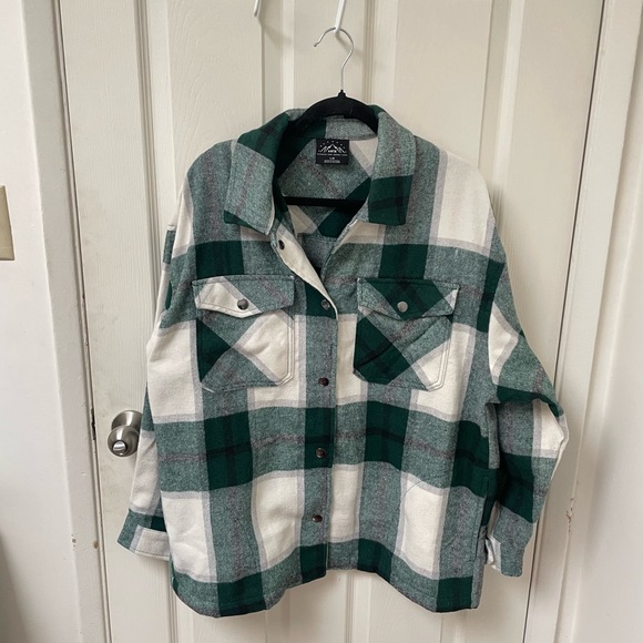 Shacket - Picture 1 of 5